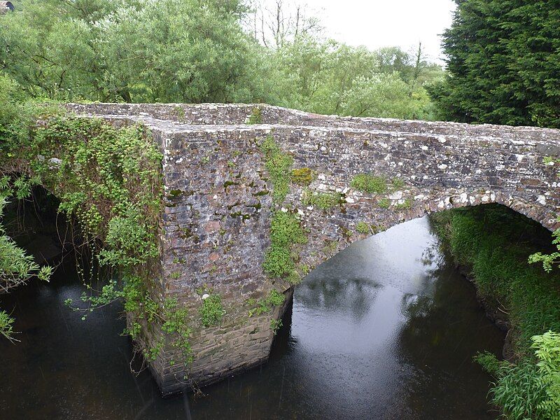 File:Spudders Bridge, Trimsaren.JPG