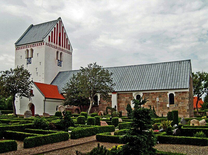 File:Vrensted kirke (Hjørring).JPG