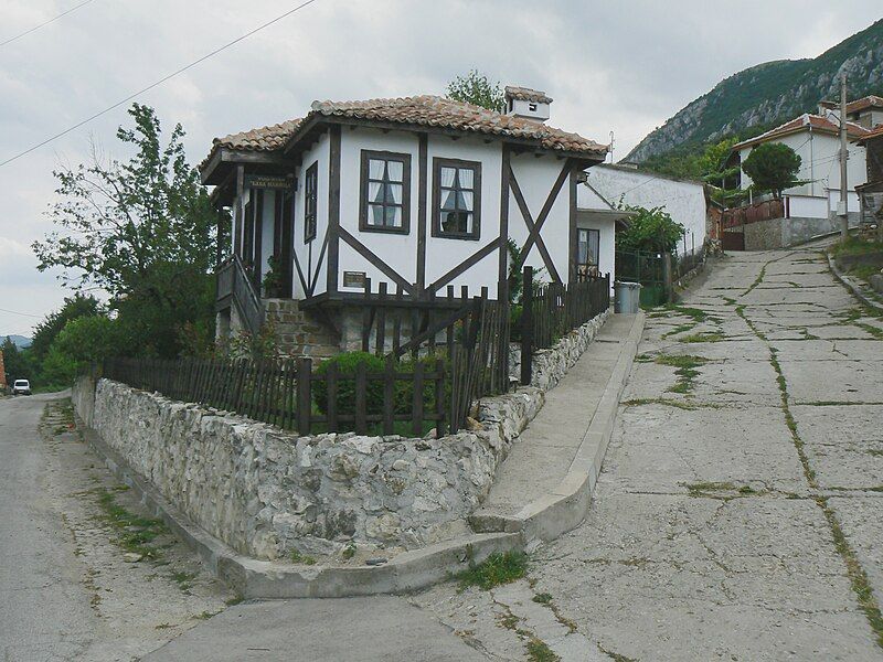 File:Chelopek-house-museum-baba-iliytsa-1.jpg