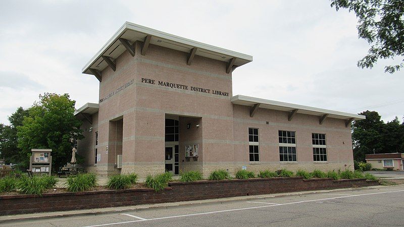 File:Clare, MI library.jpg