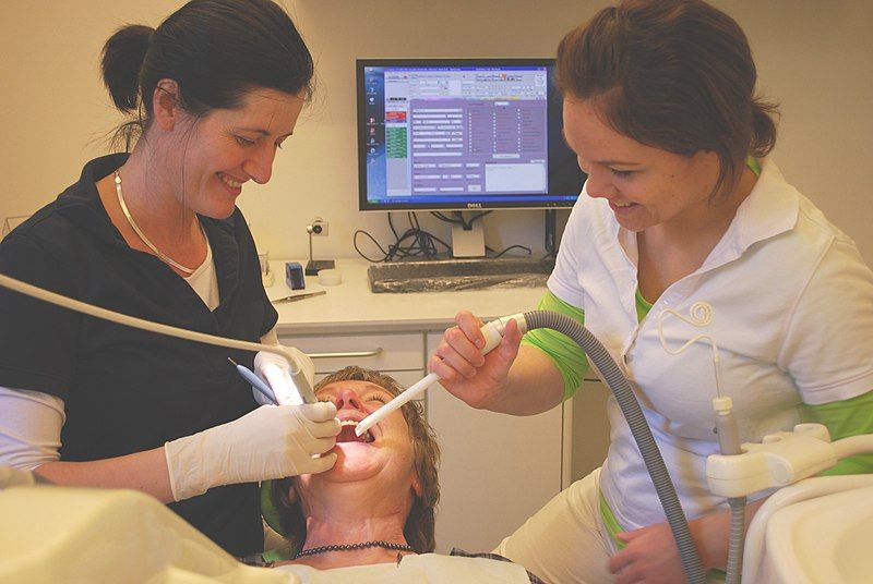 File:Dentist.2.jpg