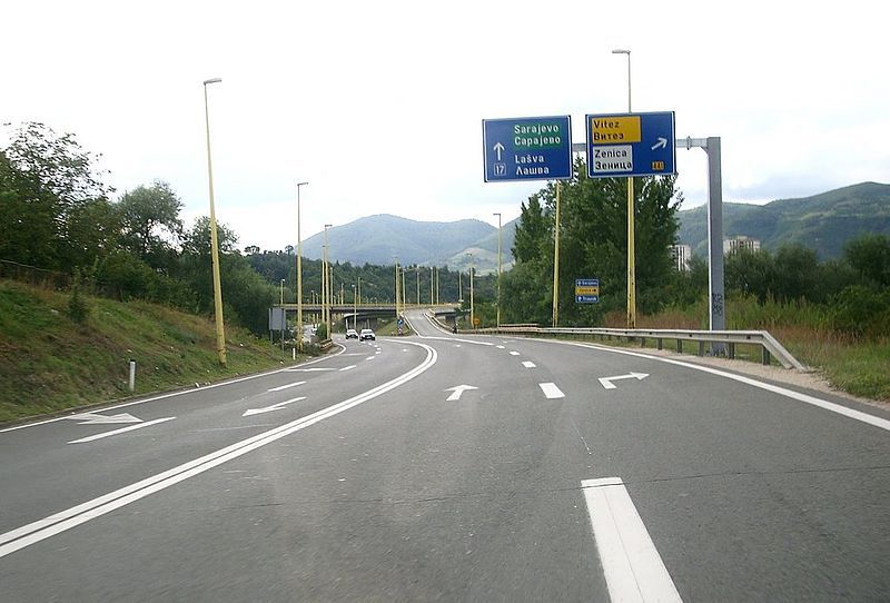 File:Entrance to Zenica.jpg