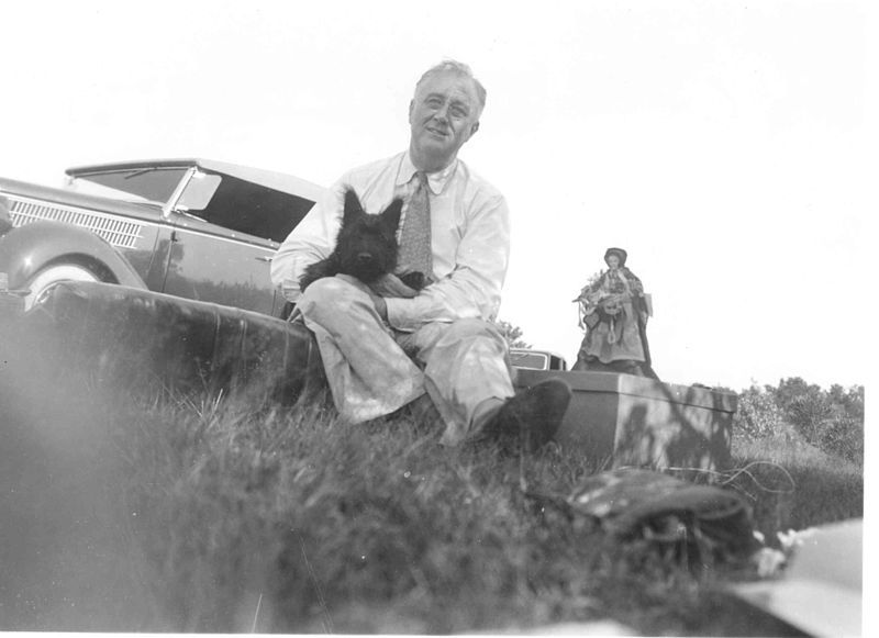 File:FDR-Fala-1940.jpg