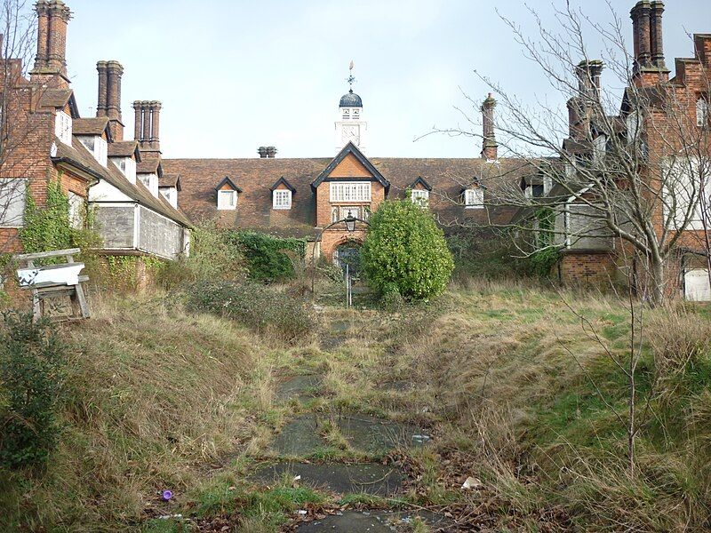 File:Frank James Hospital,IOW.JPG