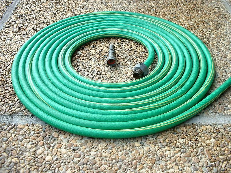 File:Garden hose.jpg