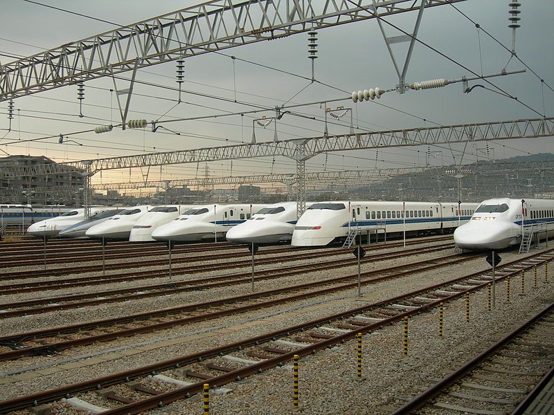 File:Hakata-general-train-base.JPG