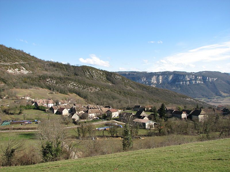 File:Izieu Village.JPG