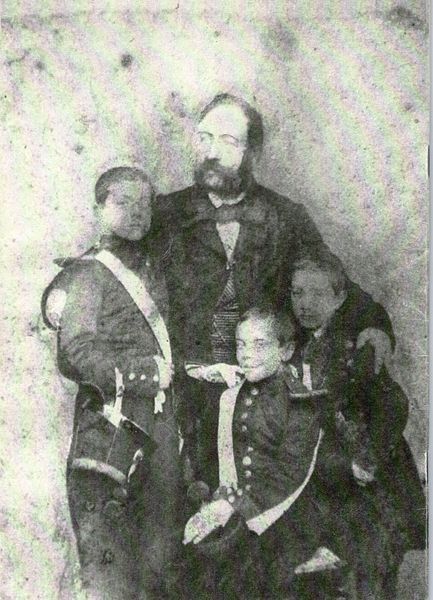 File:La famiglia Campanelli.jpg