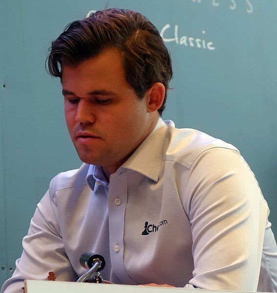 File:MagnusCarlsen24b.jpg