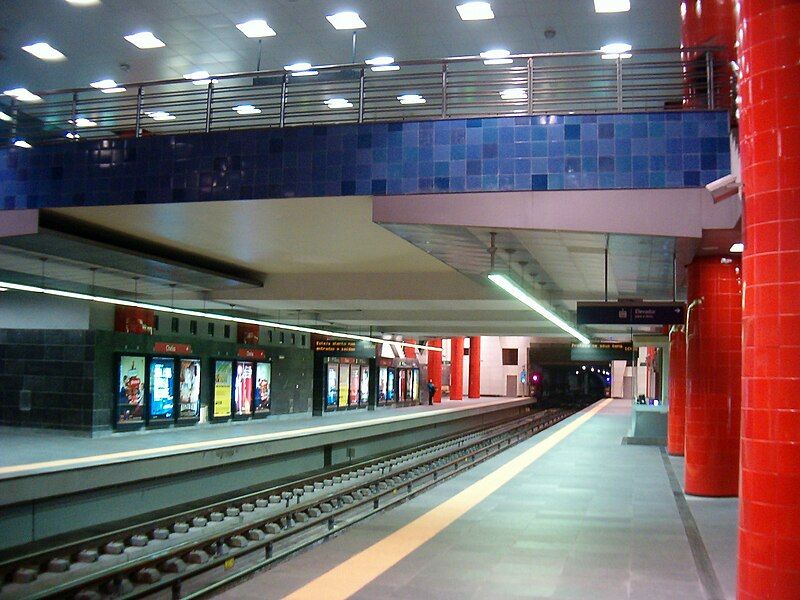 File:MetroChelas5.JPG