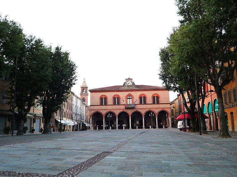 File:Mirandola1.JPG