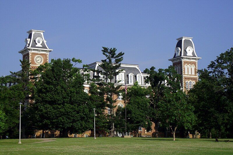 File:Old Main facade.jpg