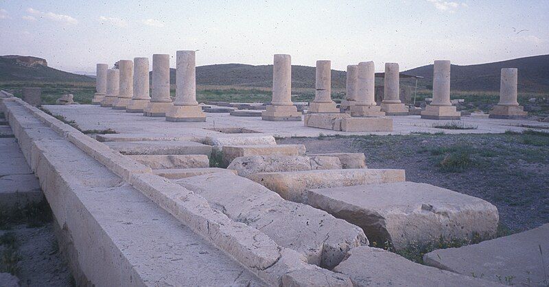 File:Pasargad audience hall.jpg