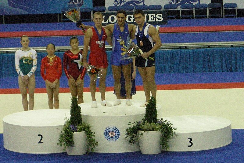 File:PodiumVault2009WorldArtisticGymnasticsChampionships.JPG