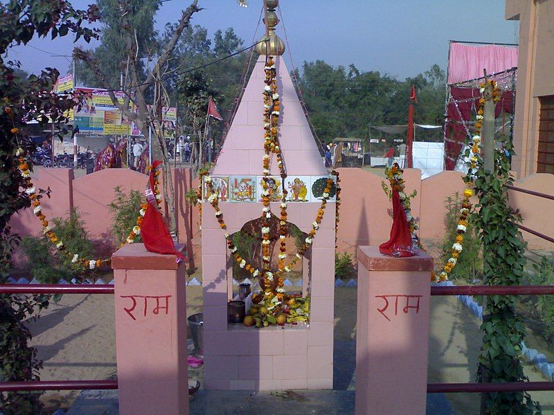 File:Rojhri Shiwa temple.jpg