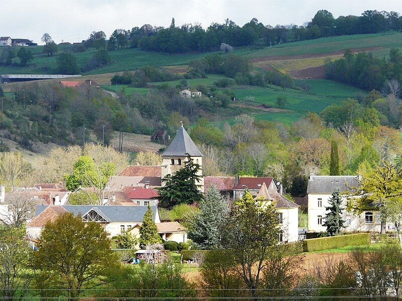 File:Saint-Médard-d'Excideuil village (2).JPG