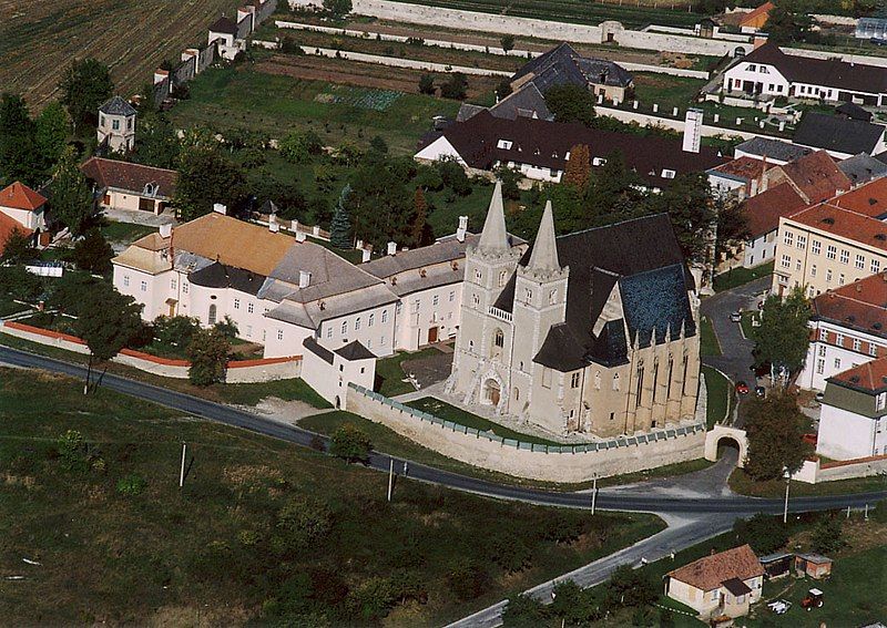 File:Szepesváralja - Castle.jpg