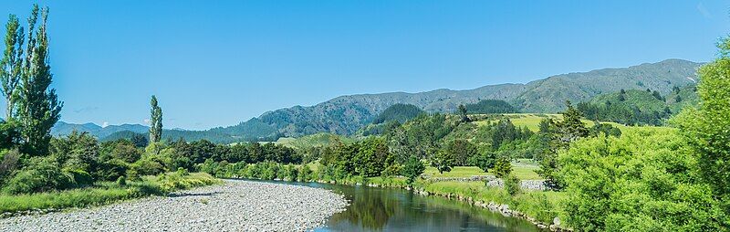 File:Takaka River 01.jpg