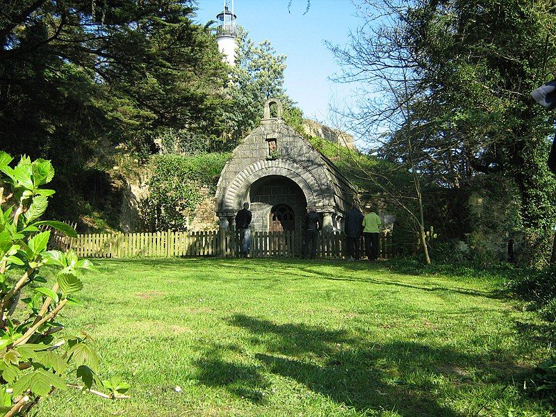 File:Tristan Island chapel.JPG