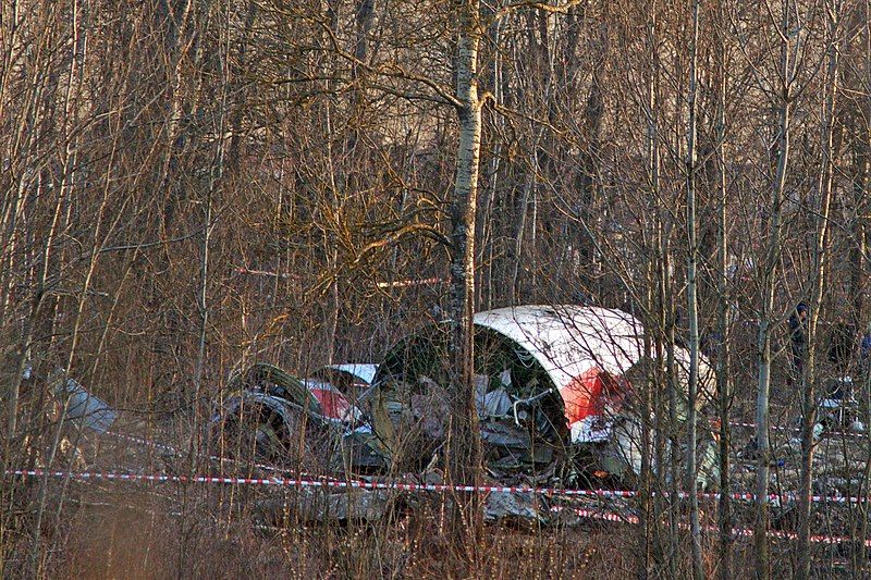 File:Tu-154-crash-in-smolensk-20100410-11.jpg