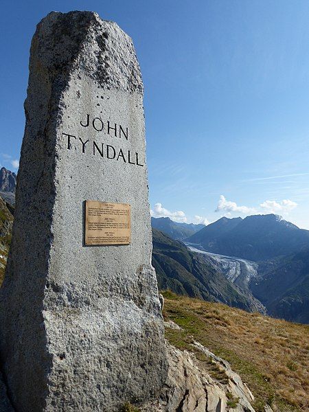 File:Tyndall-Denkmal.jpg