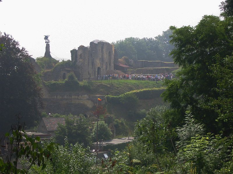 File:Valkenburg burcht.JPG