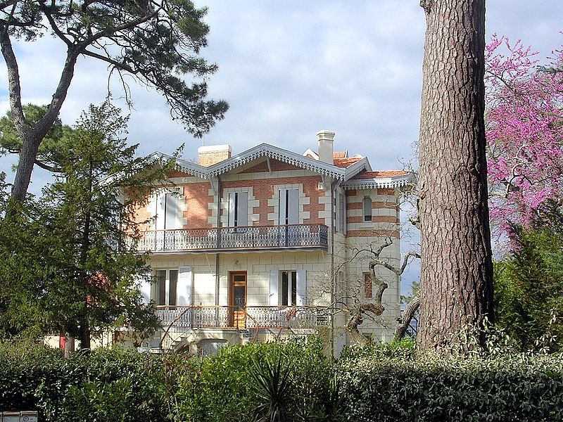 File:Villa Arcachon.JPG