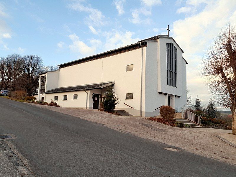 File:Wartmannstetten Kirche2.jpg