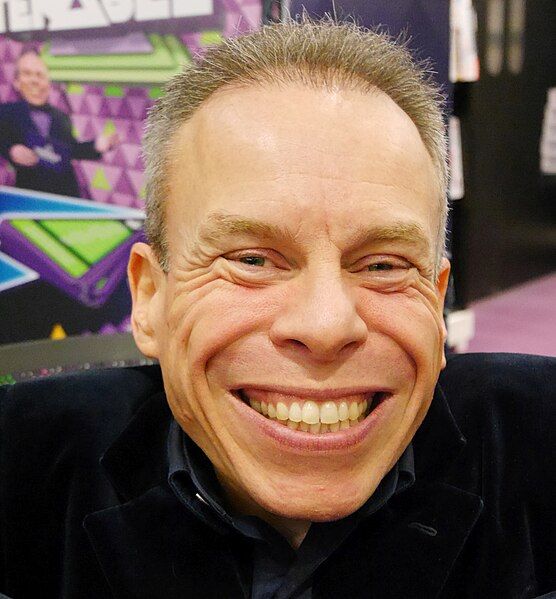 File:Warwick Davis 20191205.jpg