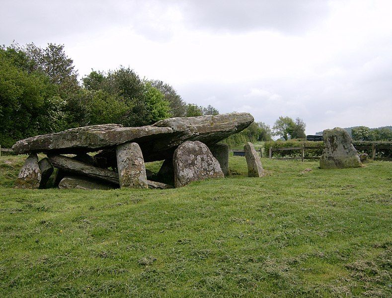 File:Arthur's Stone.JPG