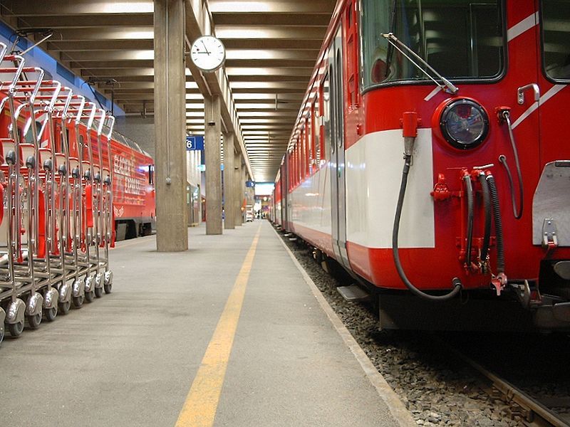 File:Bahnhof Zermatt 2005.jpg