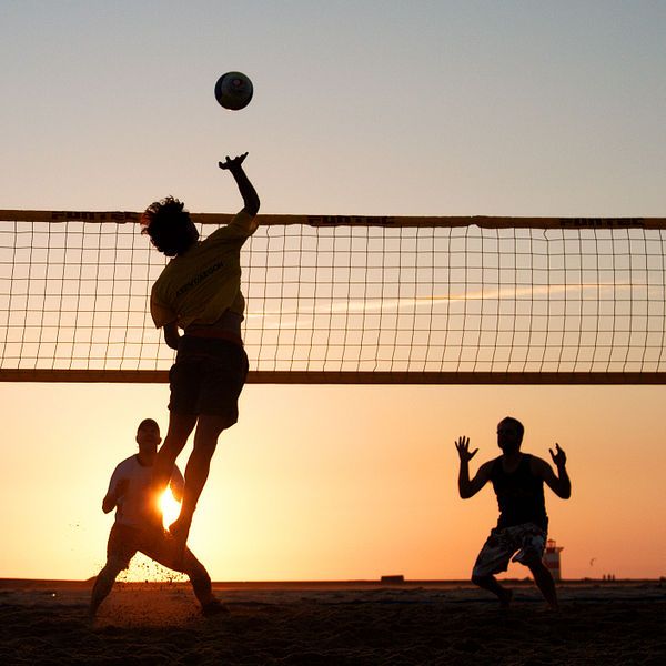 File:Beach volleyball (4701437938).jpg