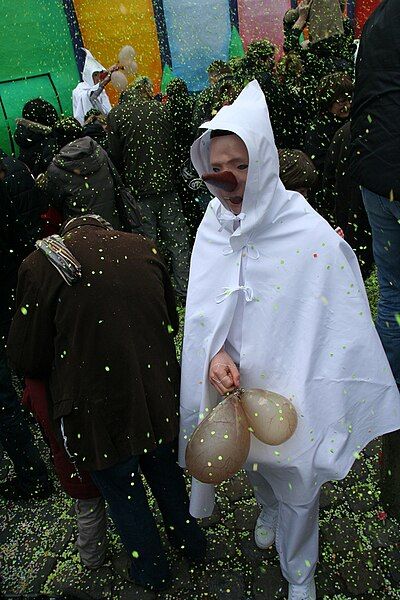 File:Blanc-Moussis-Carnaval-Stavelot.jpg