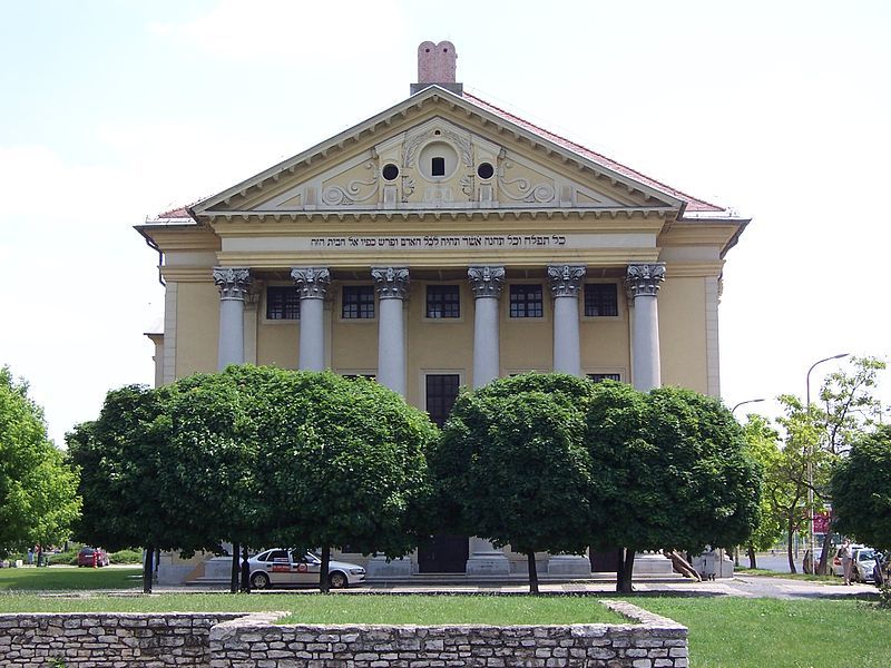 File:Budapest Obuda synagogue.jpg