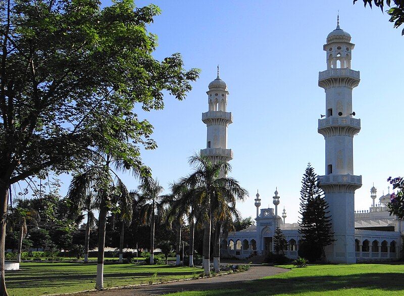 File:CMH Mosque.JPG