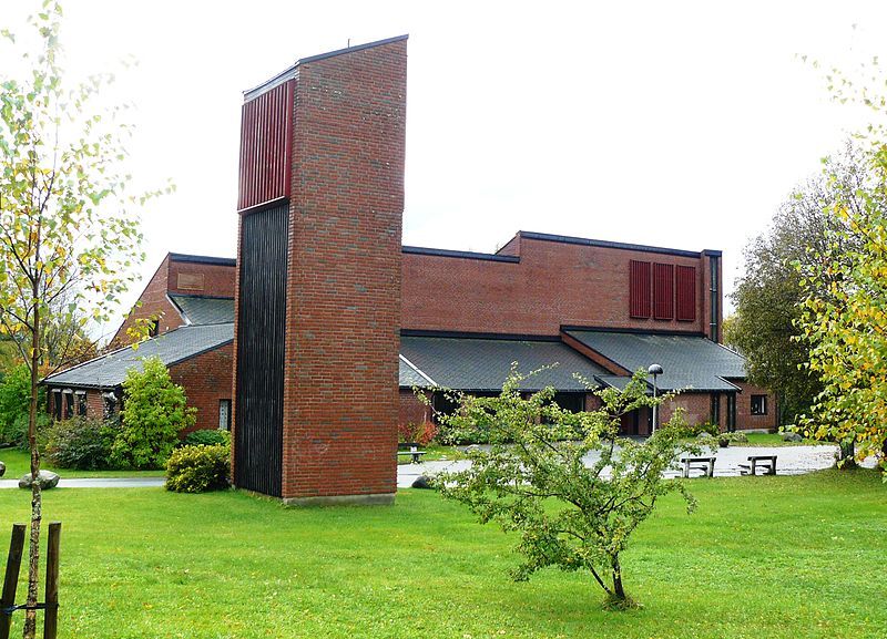 File:Furuset Kirke 1.jpg