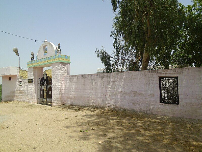 File:Mamaji Mandir Building.JPG