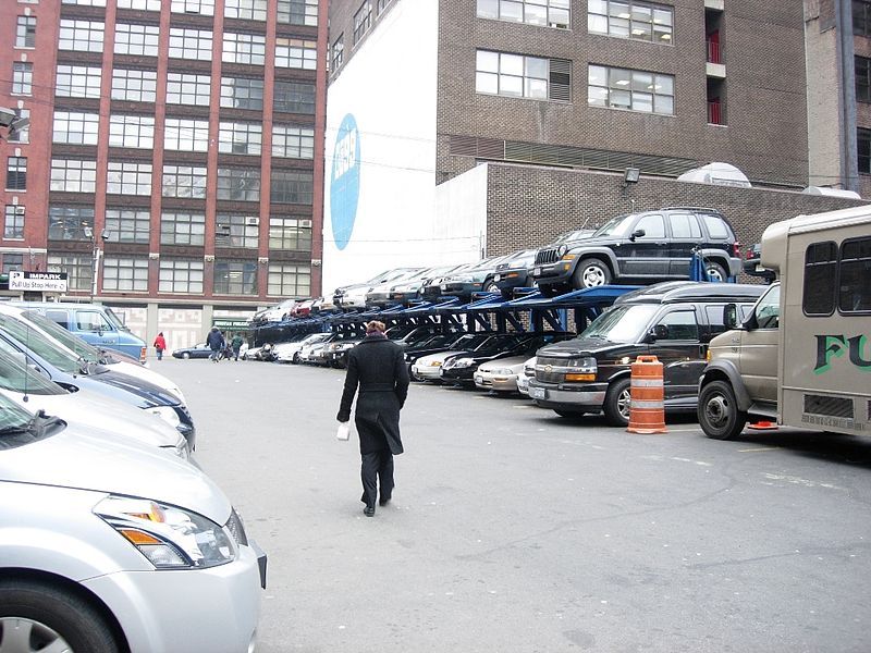 File:Manhattancarpark.JPG