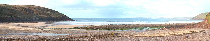 File:Manorbierbeachcomposite.jpg