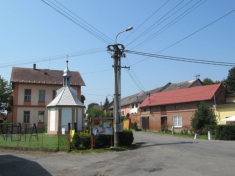 File:Nelešovice, centrum.jpg