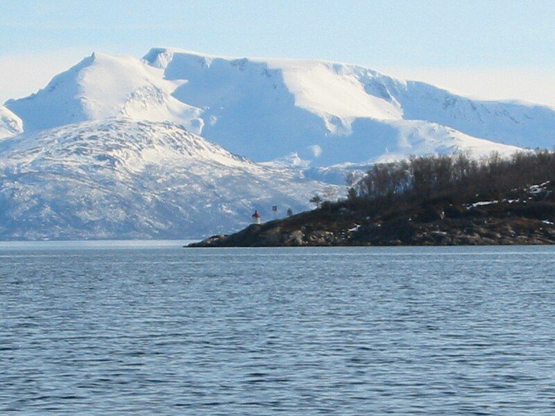 File:Ofotfjord-April.JPG