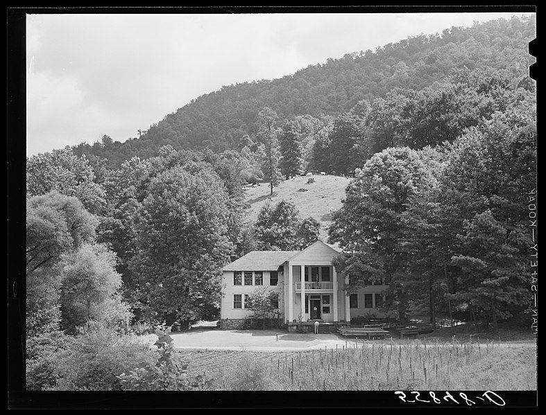 File:Pine-mountain-settlement-school.jpg