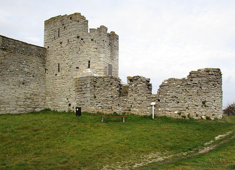 File:Smörasken Ringmuren Visby.jpg