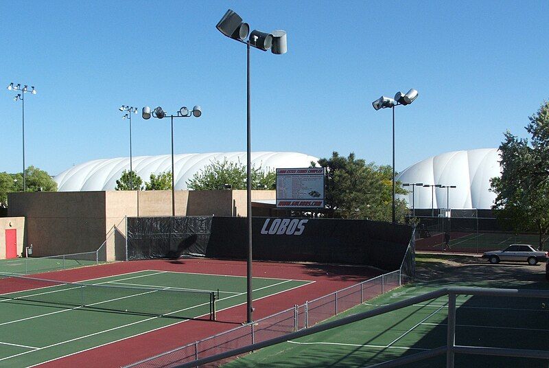 File:Unm lobotennisclub.jpg