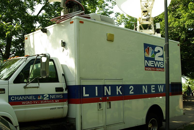 File:WGRZ news vehicle.jpg