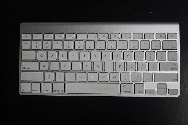 File:Apple keyboard -.jpg