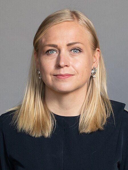 File:Elina-Valtonen-02 (cropped).jpg