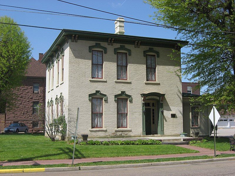 File:Ferrell-Holt House front.jpg