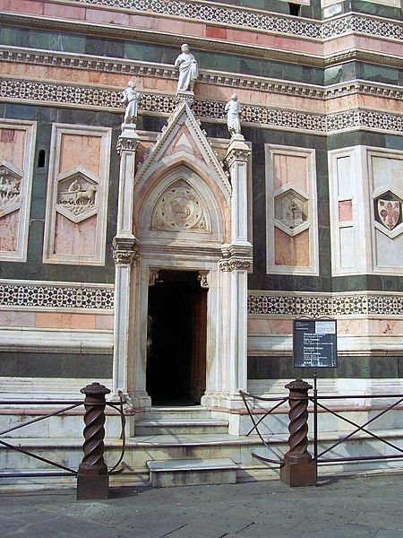 File:Firenze-campanileentrance.jpg