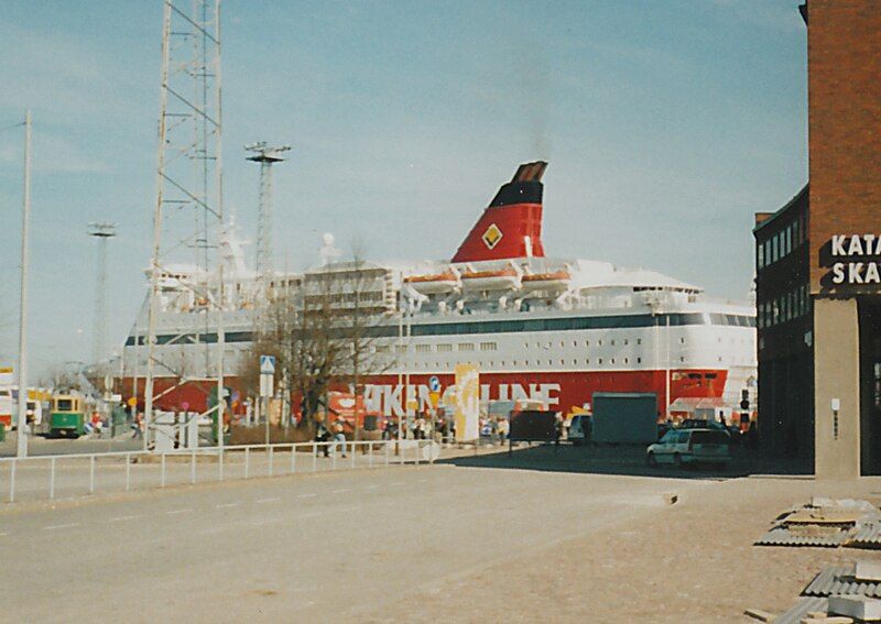 File:Gabriella Helsinki 1997.jpg